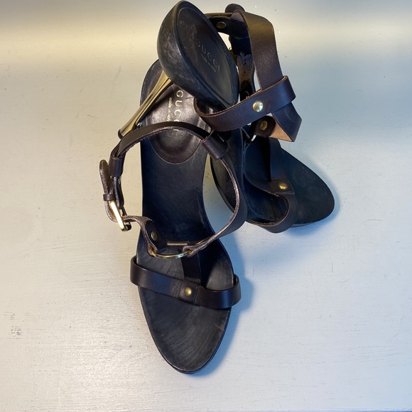 VINTAGE GUCCI! Dark brown bridle strap leather. Golden hardware & heels. - Picture 10 of 14